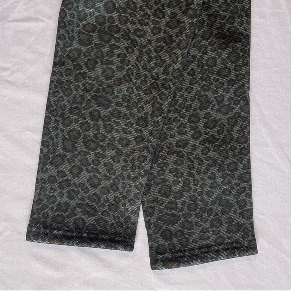 DINO Leopard Print Winter Leggings Girl Sz L also fits Woman Petite Size 6/Sm - Picture 7 of 9